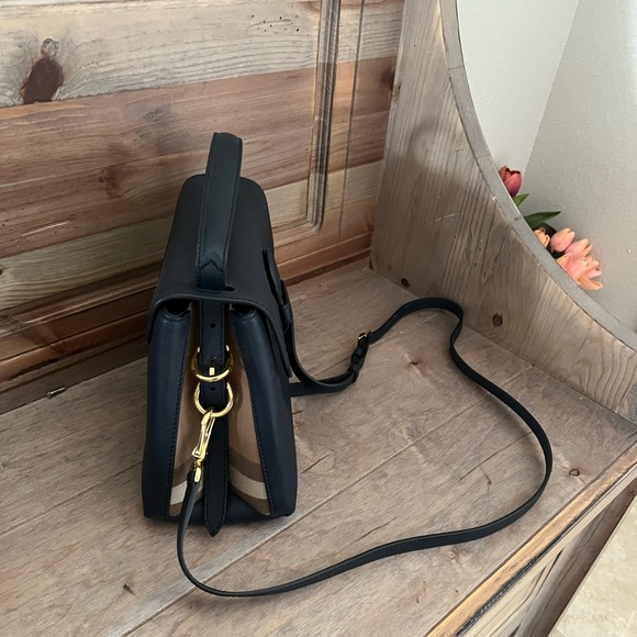 Burberry Camberley small leather shoulder bag - Picture 3 of 9